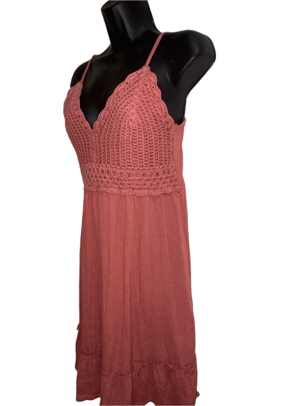 Sexy Crochet Bodice Spaghetti Strap Dress — Dusty Rose ⭐️NWT⭐️ - Picture 2 of 6